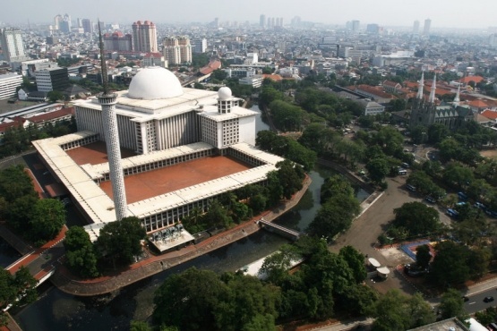 Indonesia-Jakarta-Istiqlal-Mosque-fotopedia.com